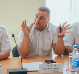 Пойман за взятку с поличным, но отпущен под домашний арест Пойман за взятку с поличным, но отпущен под домашний арест